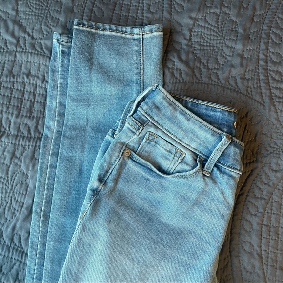 Light wash mid rise skinny jeans - Picture 5 of 7